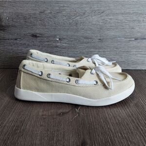 LL Bean Women's Cream Leather Slip On Comfort Loafer Boat Shoes Size 9M